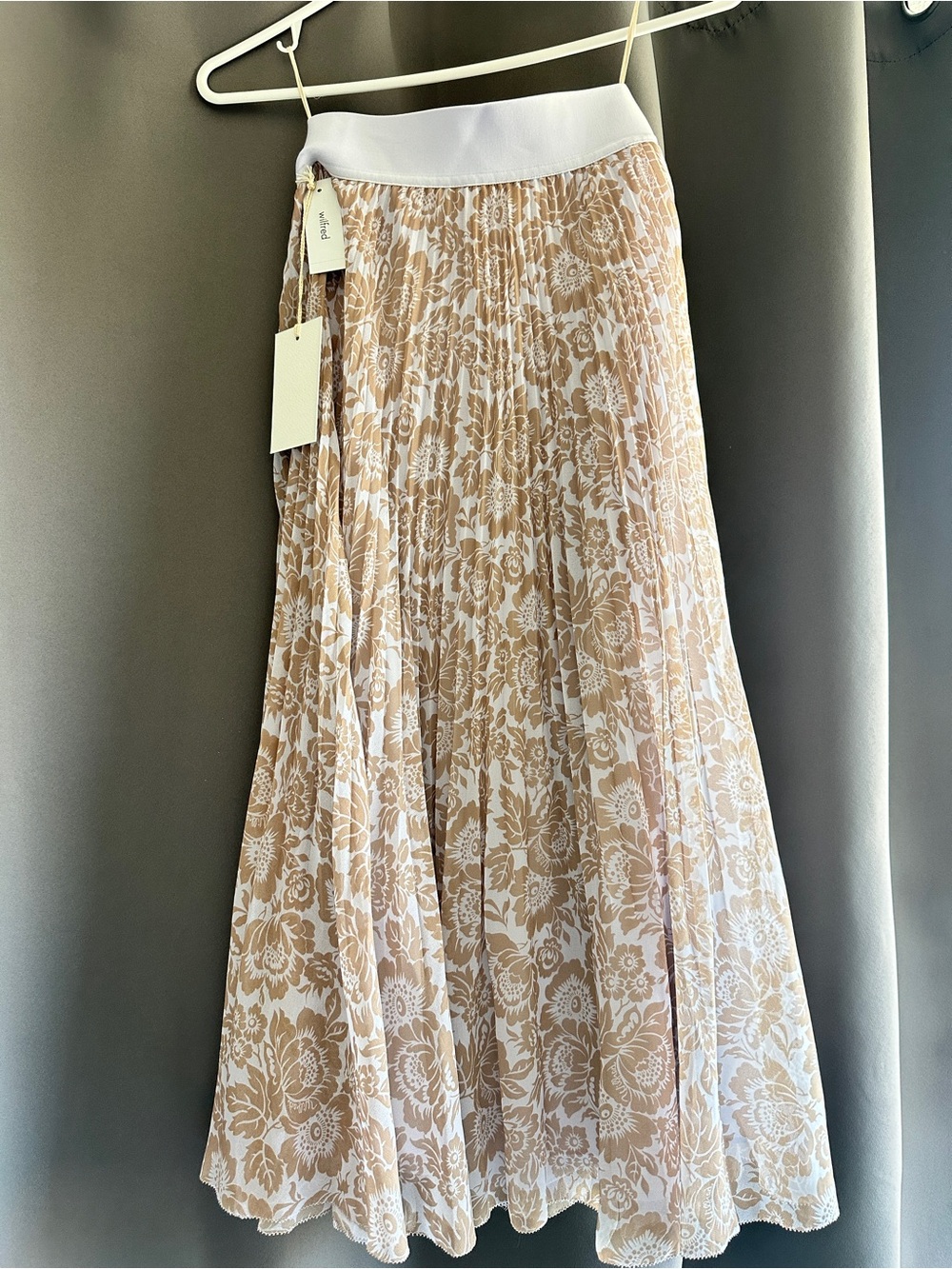 NEW-Aritzia Wilfred Twirl Pleated Skirt